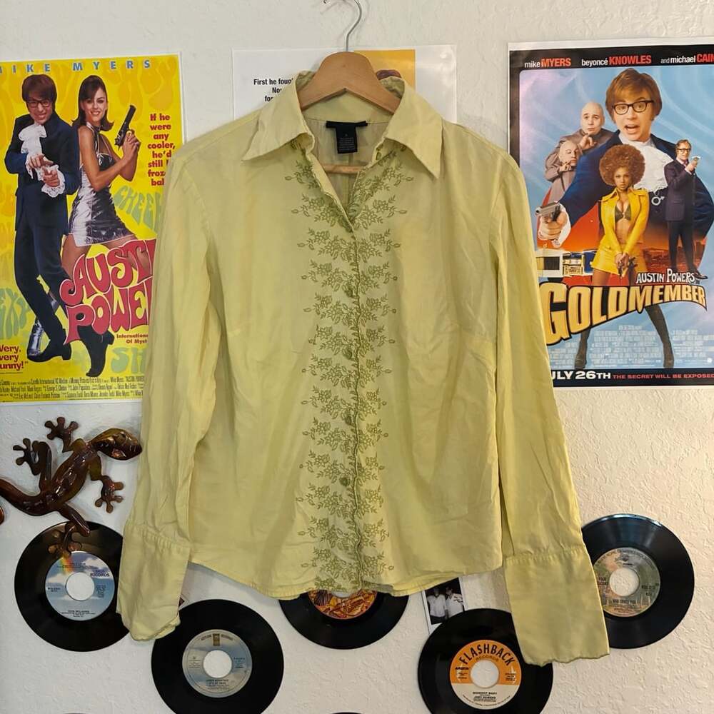 The Limited Stretch Yellow Long Sleeve Button-Up Shirt with Green Floral Embroid